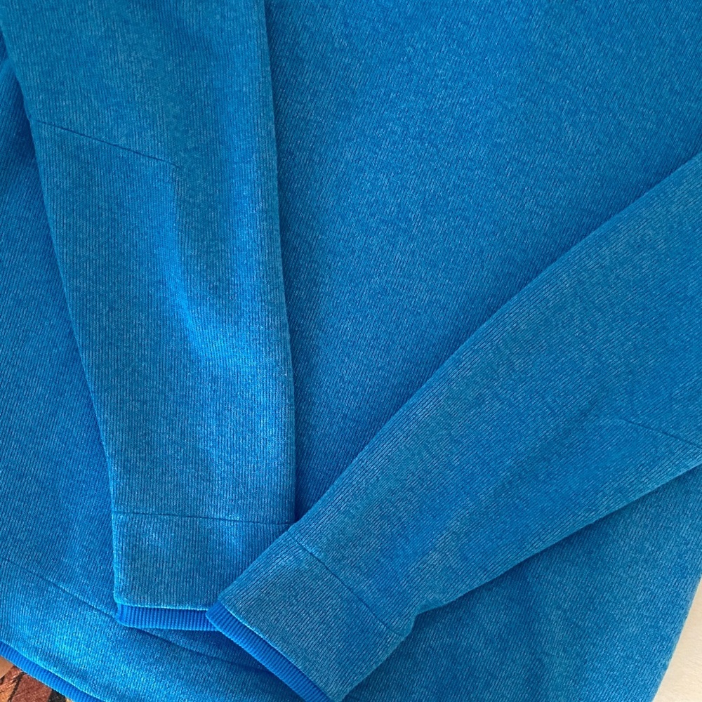 Under Armour Men's Bright Blue Long Sleeve Shirt - Picture 4 of 7